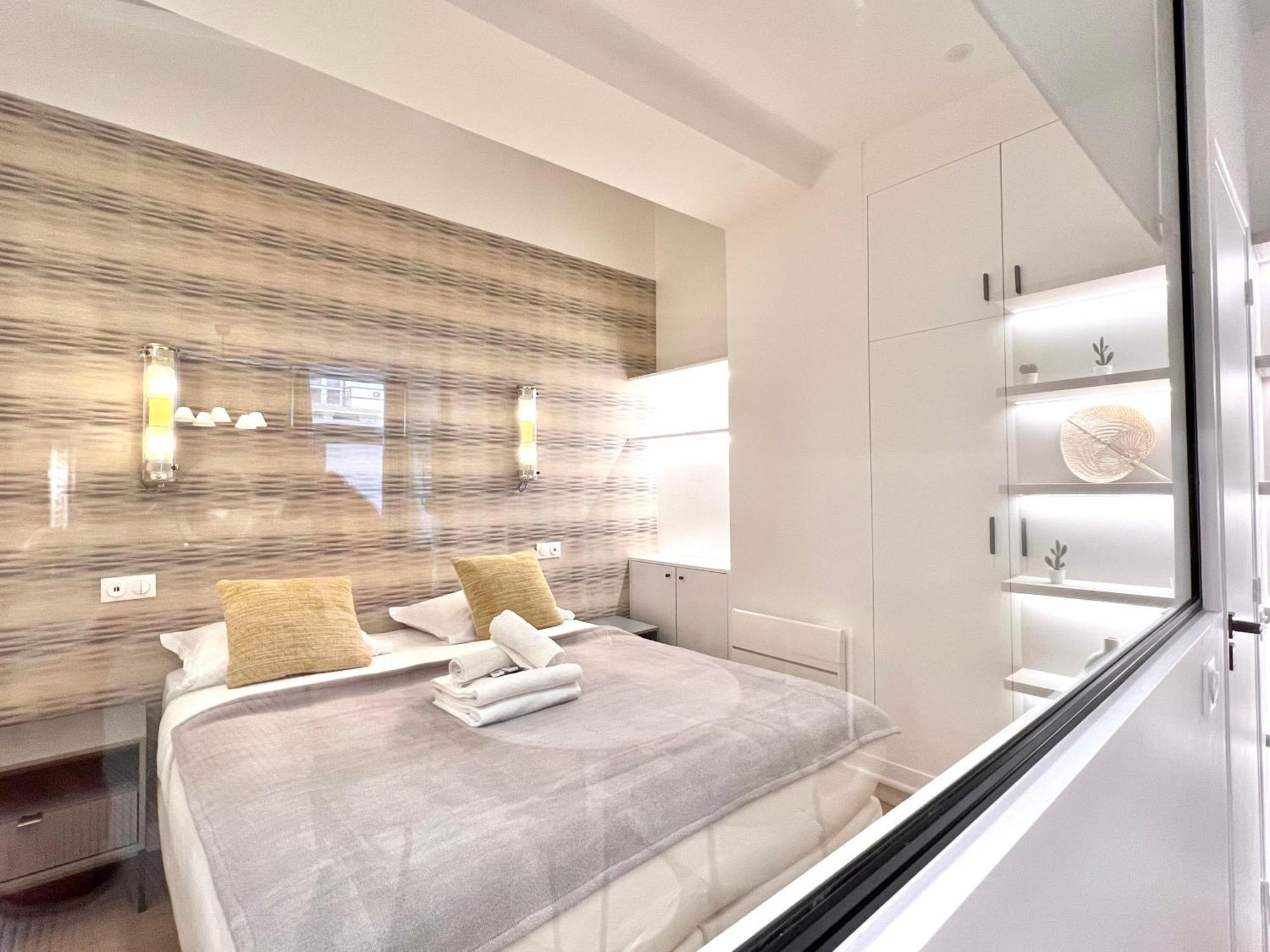 Sauna Et Bain Remous Dans Un Luxe - 4p *